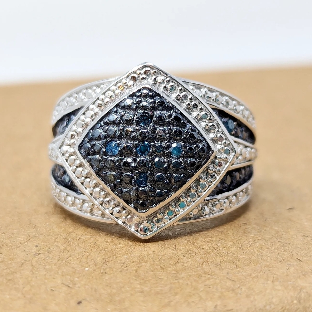 Sterling silver 925 ring with blue stones